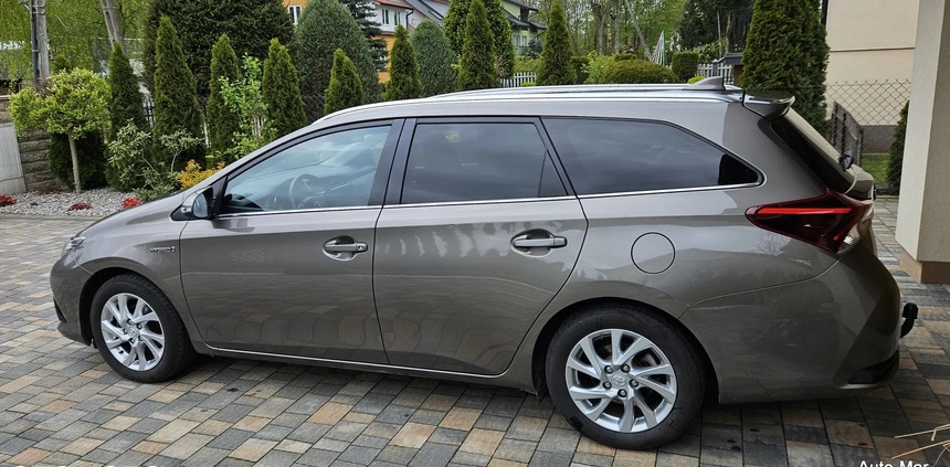 Toyota Auris cena 62999 przebieg: 159000, rok produkcji 2016 z Lubin małe 326